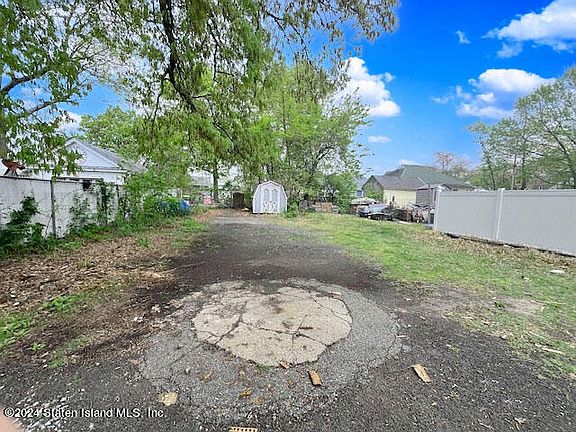 5th image of 173 Wood Ave