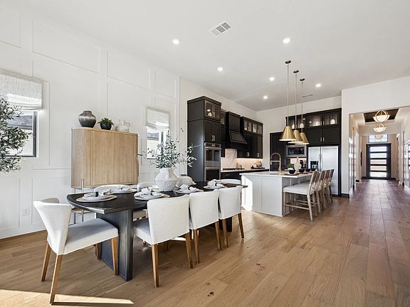 Plan 5029 Dining - Staged