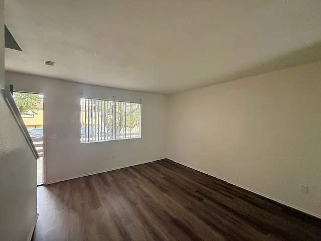 Yucca Apartments — Photo 2