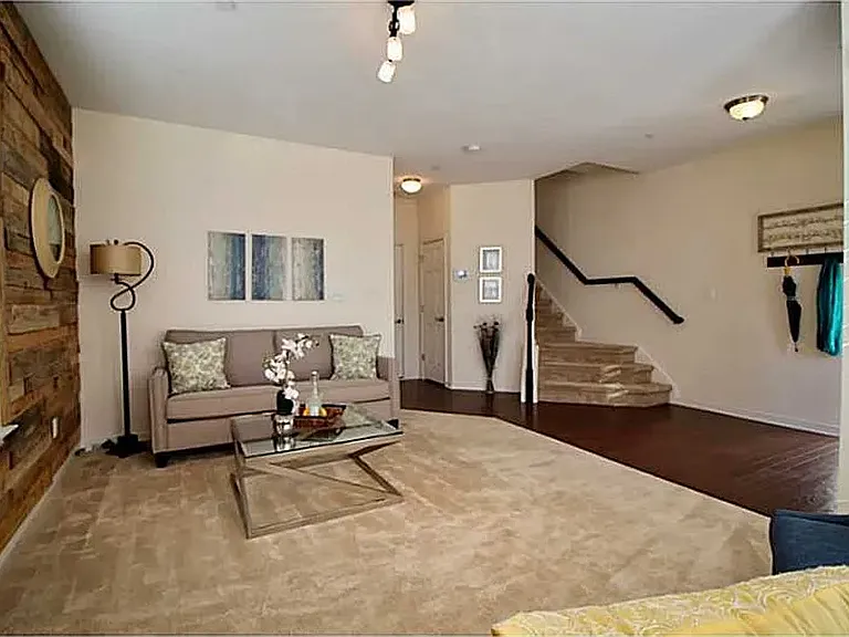 24 Zenith Loop — Photo 5