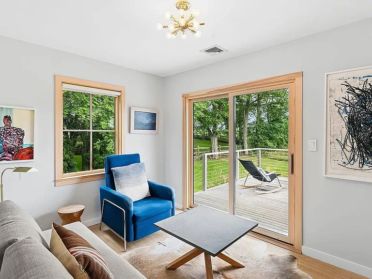 110 S Fairview Ave — Photo 8