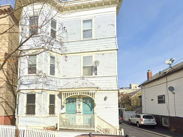 110 Kinnaird St #B, Cambridge, MA 02139