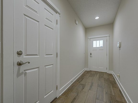 4th image of 502 5th Ave S
