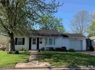 1512 Loretta St, Pekin, IL