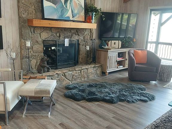 3rd image of 499 Ridgepole Dr