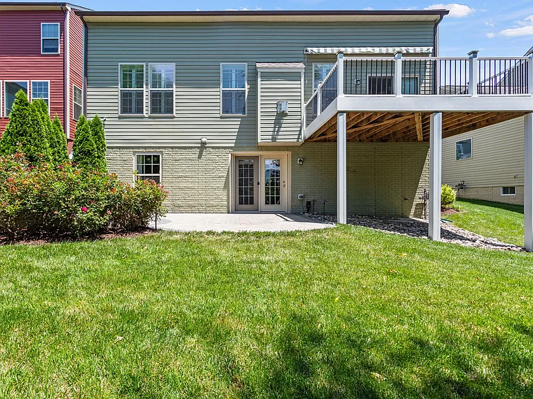 1112 Saxton Dr — Photo 10