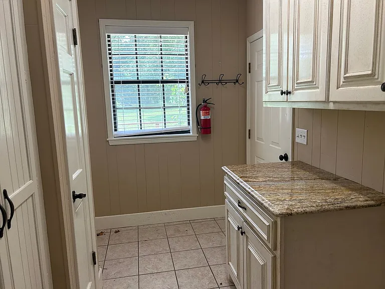 23 N Howard Pl — Photo 8