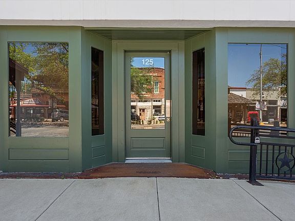 5th image of 125 N Pecan St