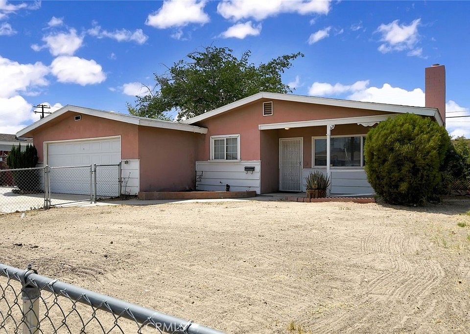 1st image of 15626 La Paz Dr