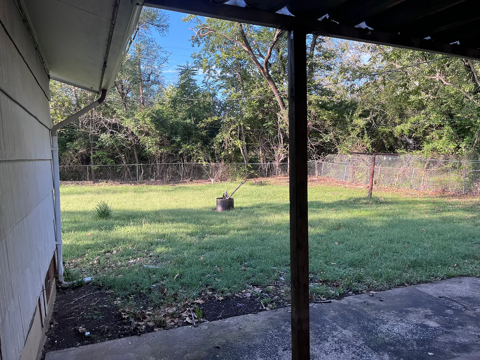 3 bed, 1320 sqft, $1,100 — Photo 3