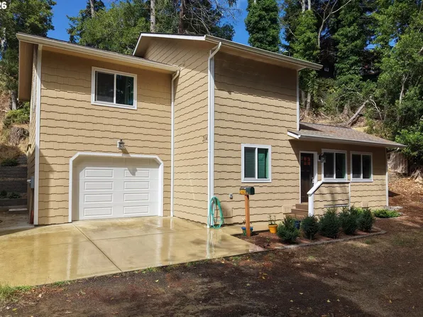 2143 Ash St, North Bend, OR 97459