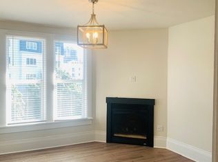 1703 Bellevue Ave #B302, Seattle, WA 98122