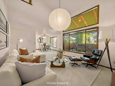 8949 SW Fairview Pl, Portland, OR, 97223