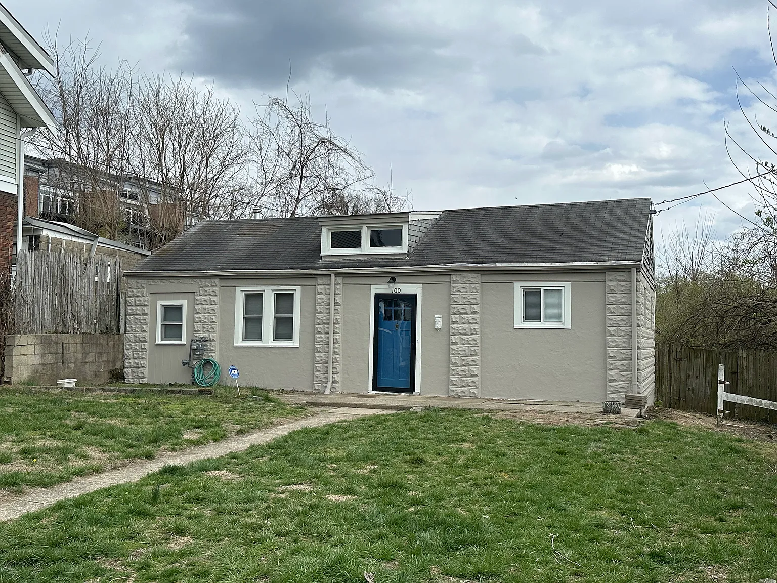 100 Ross Ave photo 1