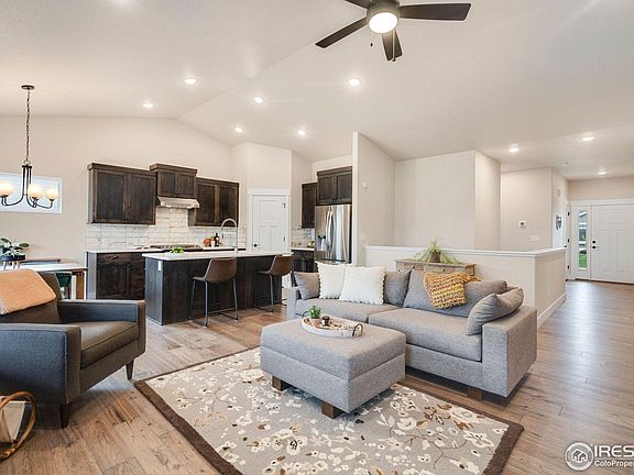 4th image of 527 Wild Honey Dr