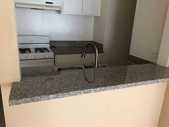 2nd image of 16141 Vanowen St APT 207