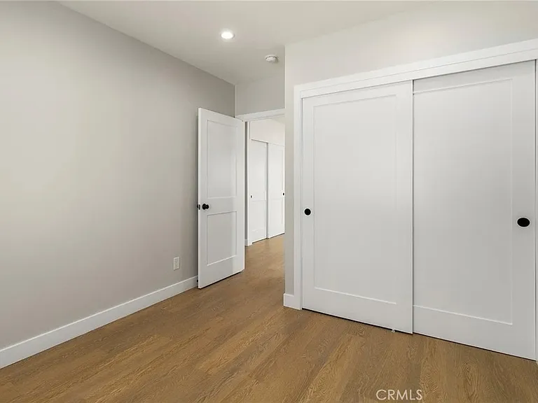 1827 E 4th St #18 — Photo 16