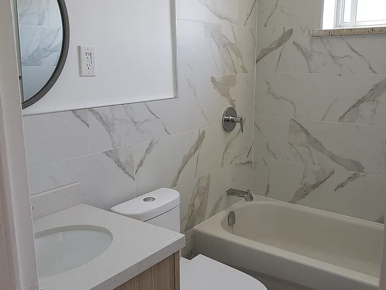 26 Park St E — Photo 18