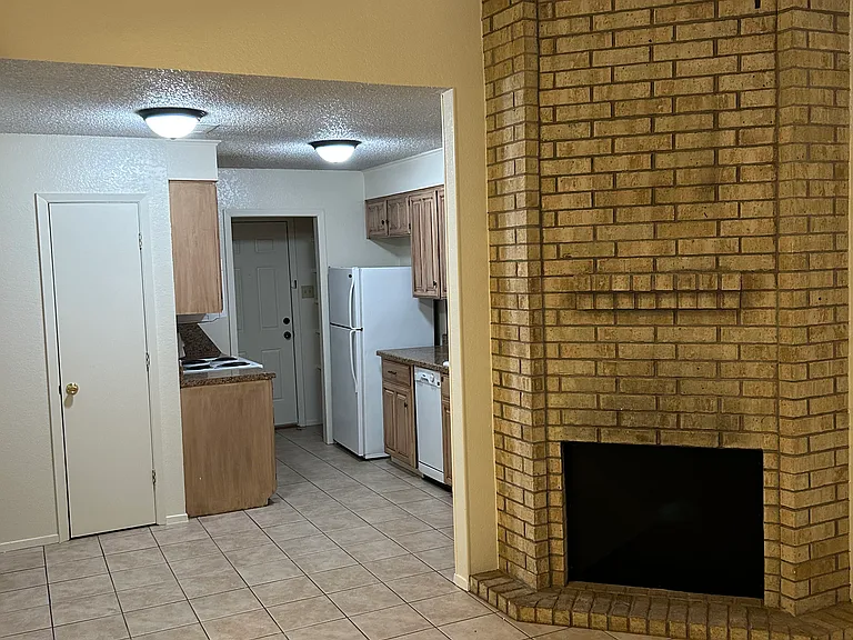 28 Teakwood Ln — Photo 7