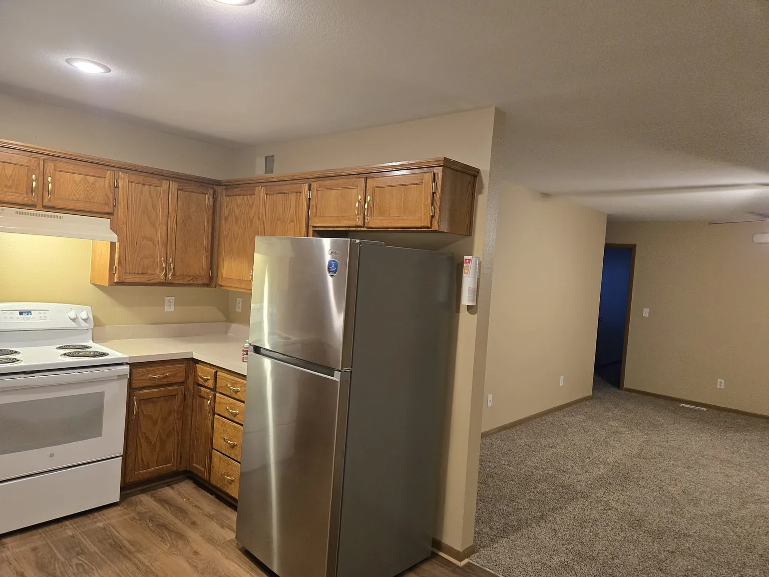 3 bed, $1,900 — Photo 4