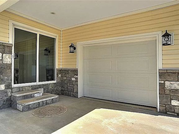 5th image of 62 Wisteria Pl