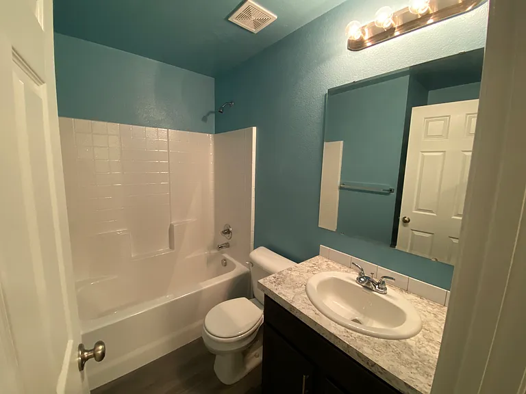 840 SW Lago St — Photo 25