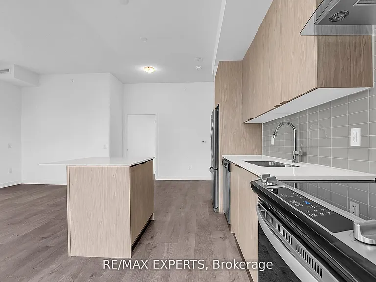 55 Duke St W #502 — Photo 15