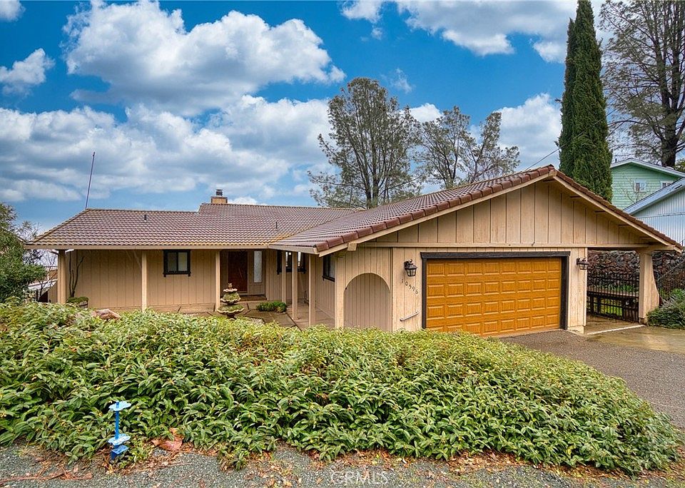 1st image of 10596 Edgewater Dr