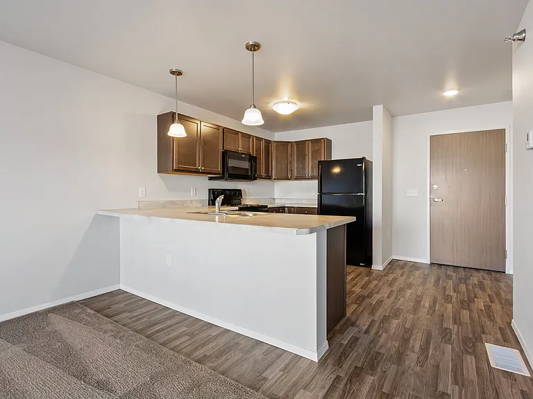 Sawyer Pointe — Photo 48