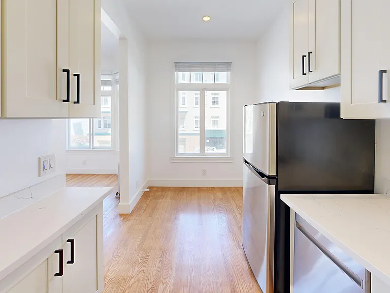 2975 Van Ness Ave — Photo 7