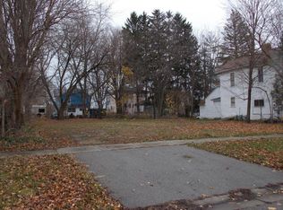 128 Grove St, Allegan, MI 49010