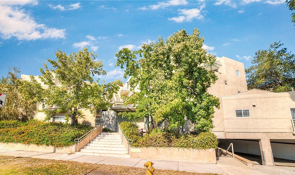 1st image of 2905 Montrose Ave APT 518