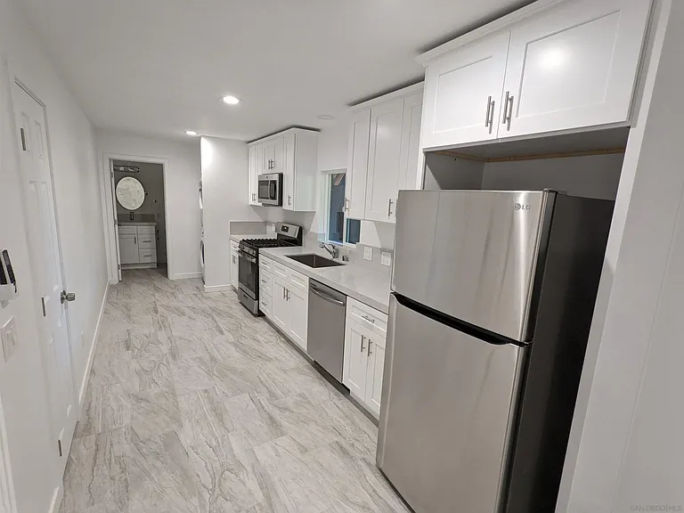 4163 1/2 Marian St — Photo 5
