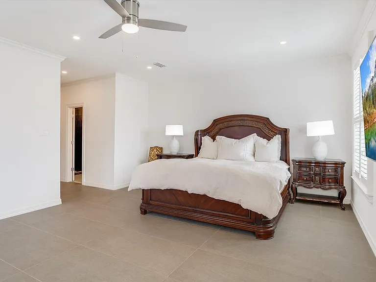 3705 Gilbert St #2 — Photo 26