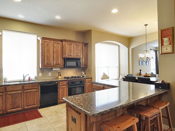 Large kitchen with Gas stove