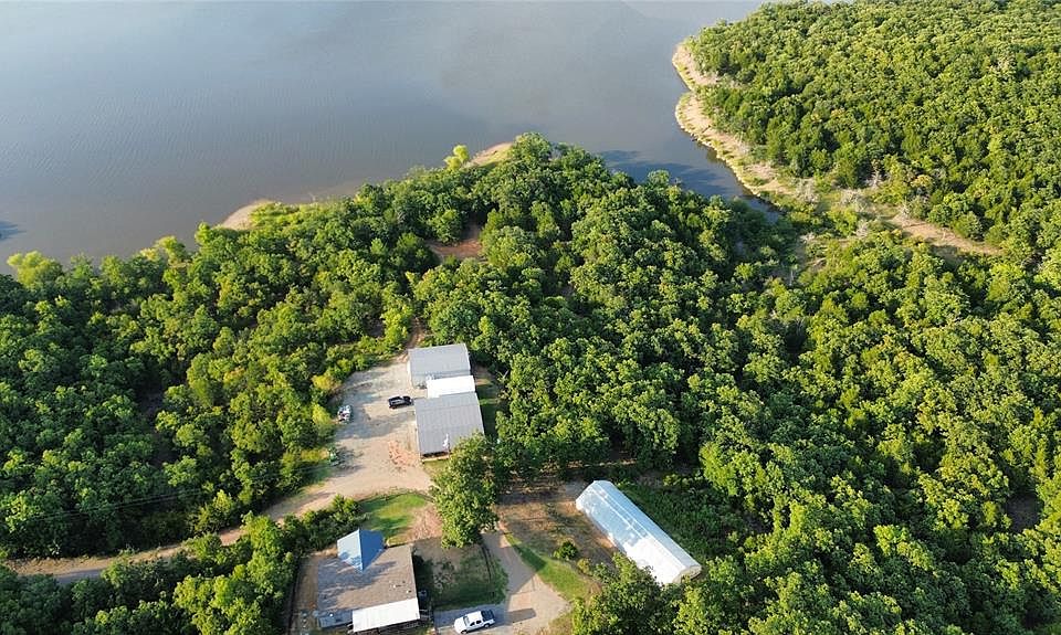 1st image of 570 Lakeridge Trl