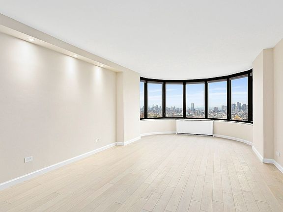 4th image of 330 E 38th St APT 56Q