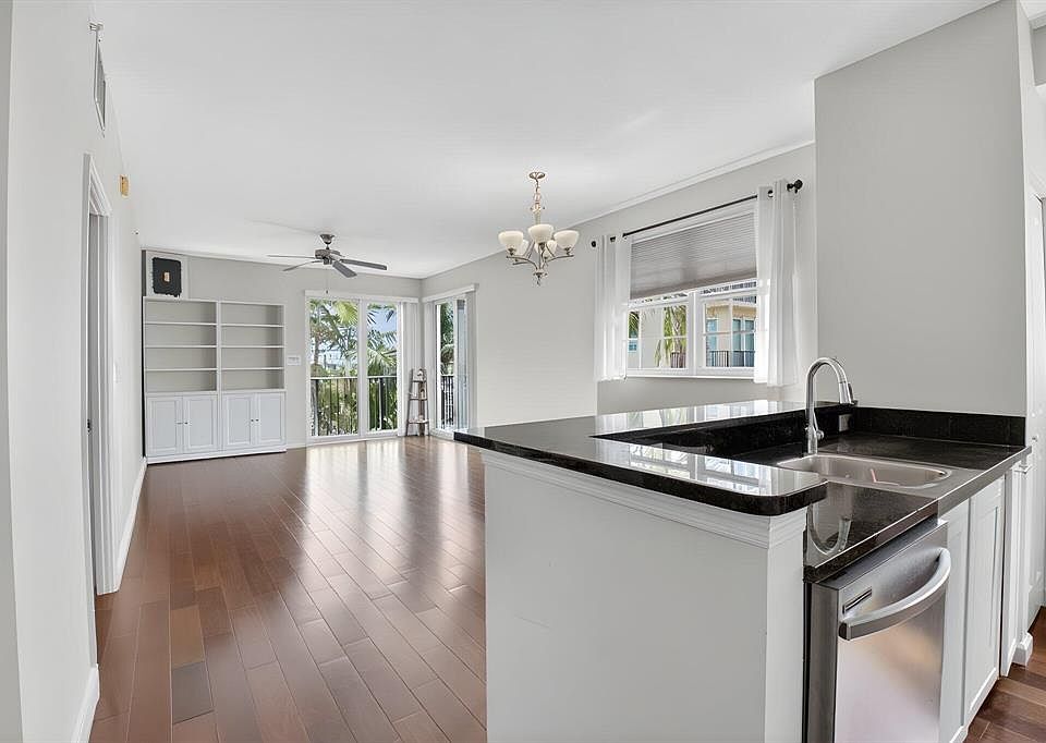 1st image of 225 NE 1st St #301