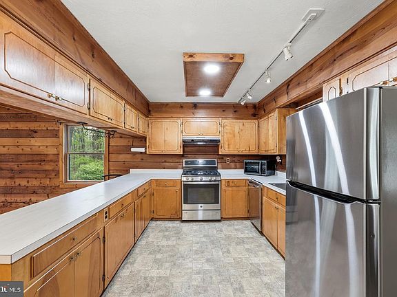 4th image of 2123 Oak Park Rd