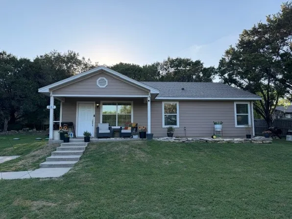 807 Rock Harbor Dr, Granbury, TX 76048