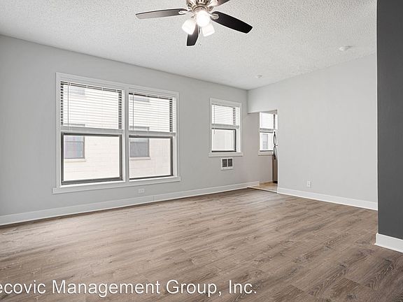 2nd image of 4520 N Clarendon Ave #3238865