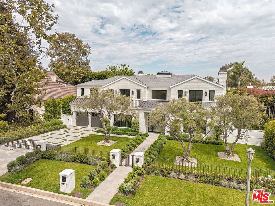 1st image of 1072 Amalfi Dr