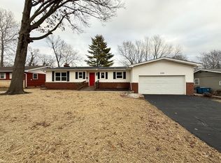 2124 S Lone Pine Ave, Springfield, MO 65804