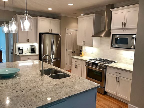 3rd image of 8602 Pennington Ct