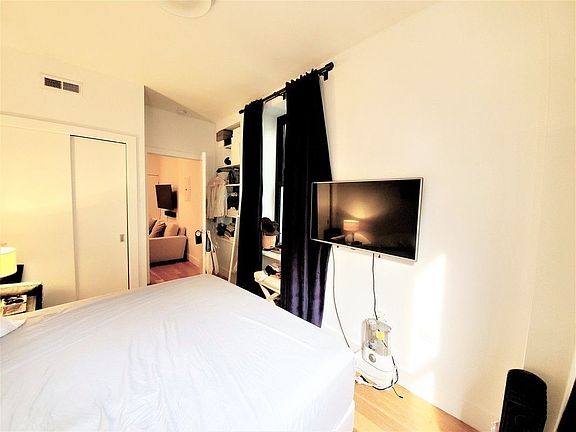 5th image of 184 Joralemon St