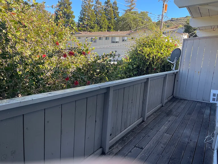 7 Garden Ct #4 — Photo 2