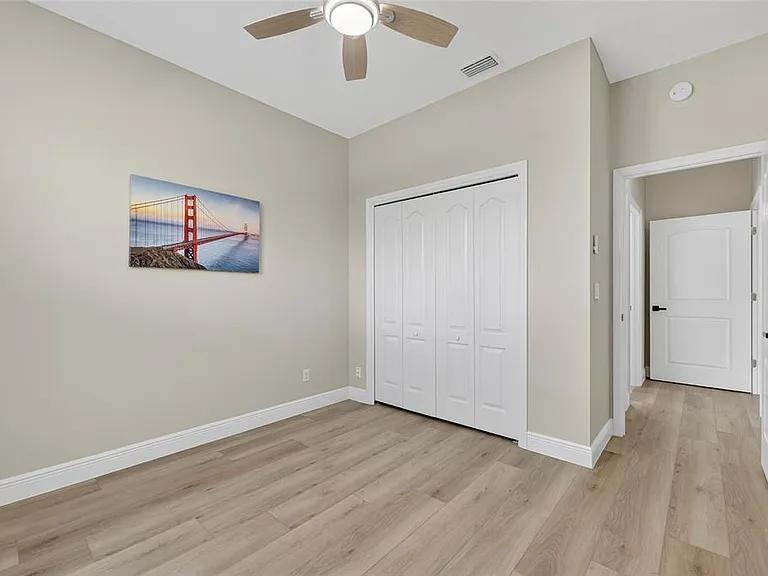 1103 Villeroy Dr — Photo 17