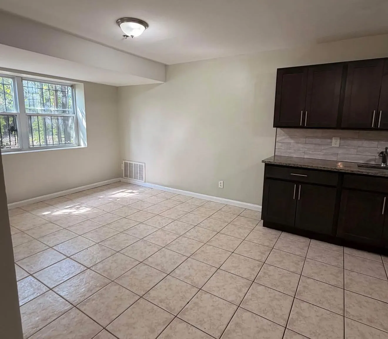 2 bed, $2,050 — Photo 4