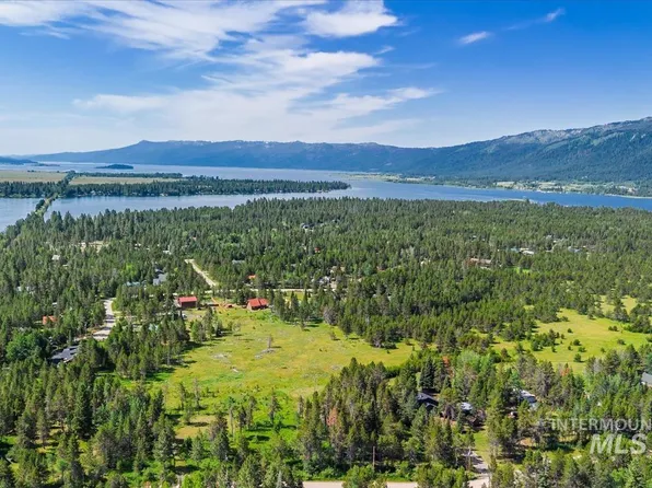 141 Camas Ln, Donnelly, ID 83615