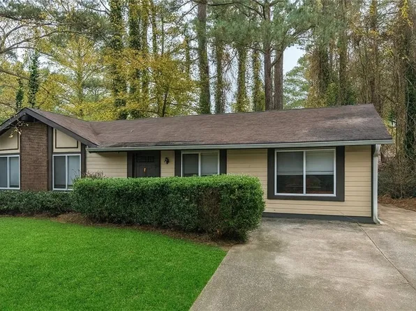 9020 Sterling Ridge Ln, Jonesboro, GA 30238